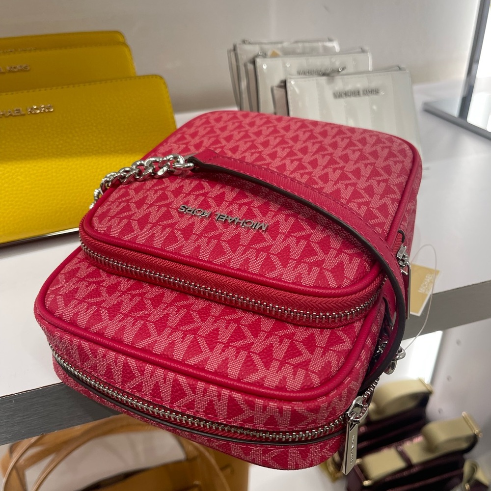MICHAEL KORS Jet Set Travel Md Signature Logo Crossbody Flight Bag
DK RASPBERRY - Picture 13 of 16